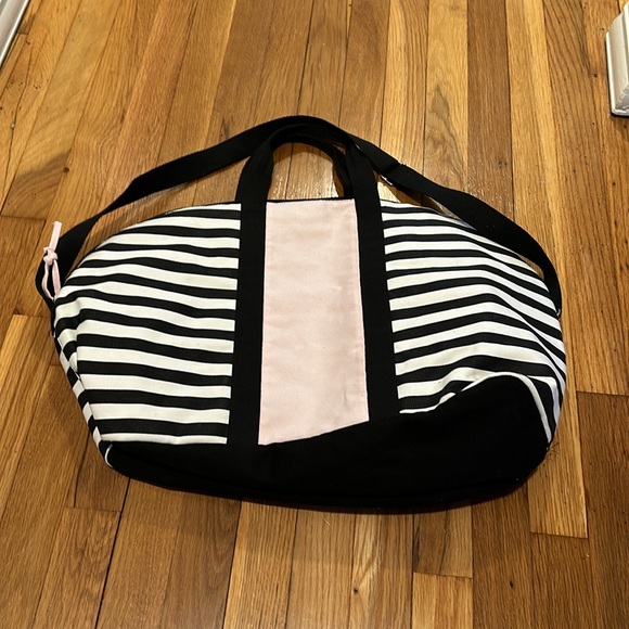Victoria’s Secret Weekender Bag - Picture 7 of 12
